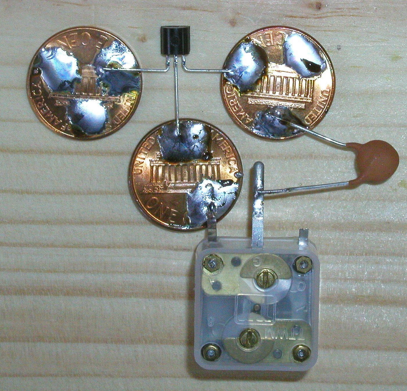 Small capacitor